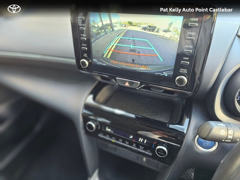 2024 Toyota Yaris Cross - image 14