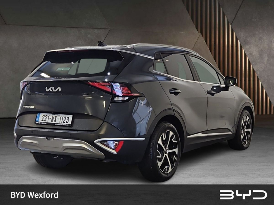 2022 Kia Sportage - image 4