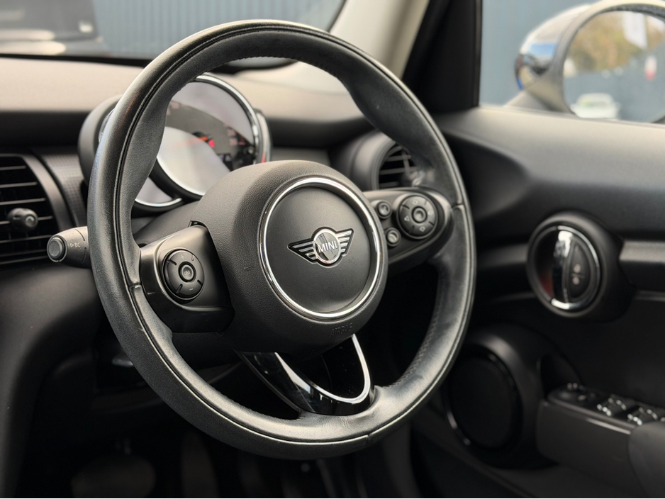 2019 MINI Cooper - image 12