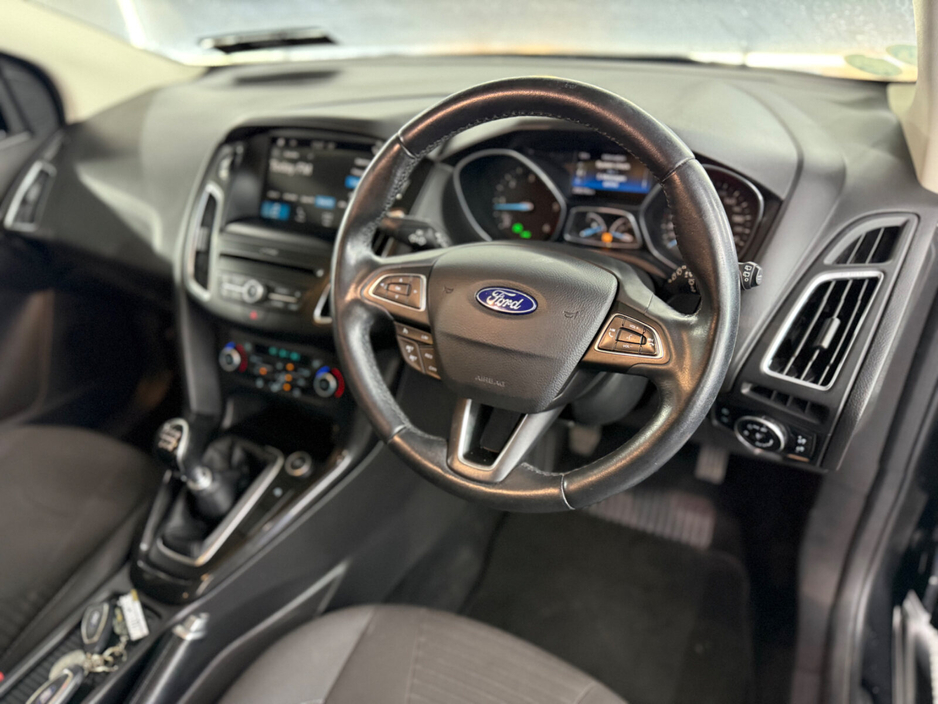 2017 Ford Focus - image 22