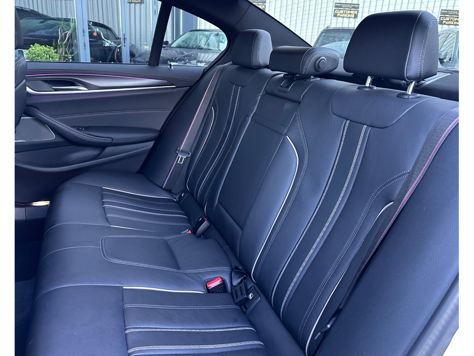 2023 BMW 5 Series - image 14