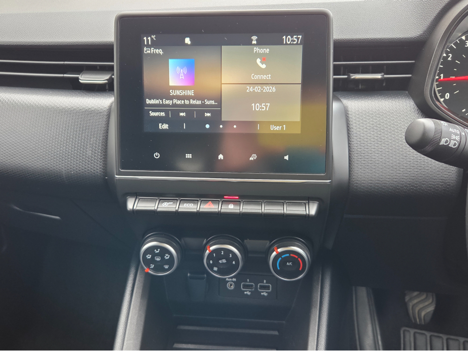 2023 Renault Clio - image 20