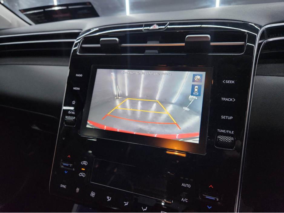 2022 Hyundai Tucson - image 10