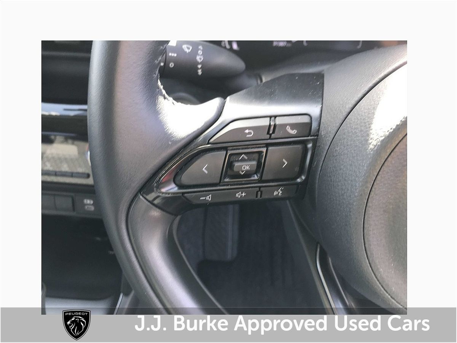 2024 Toyota Yaris - image 23