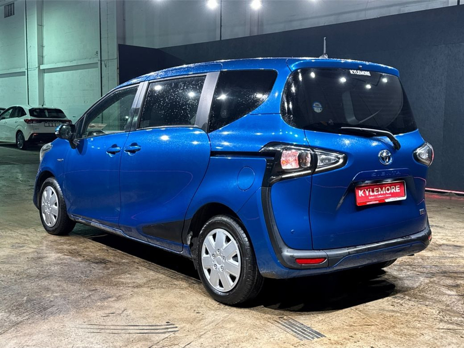 2019 Toyota Sienta - image 5