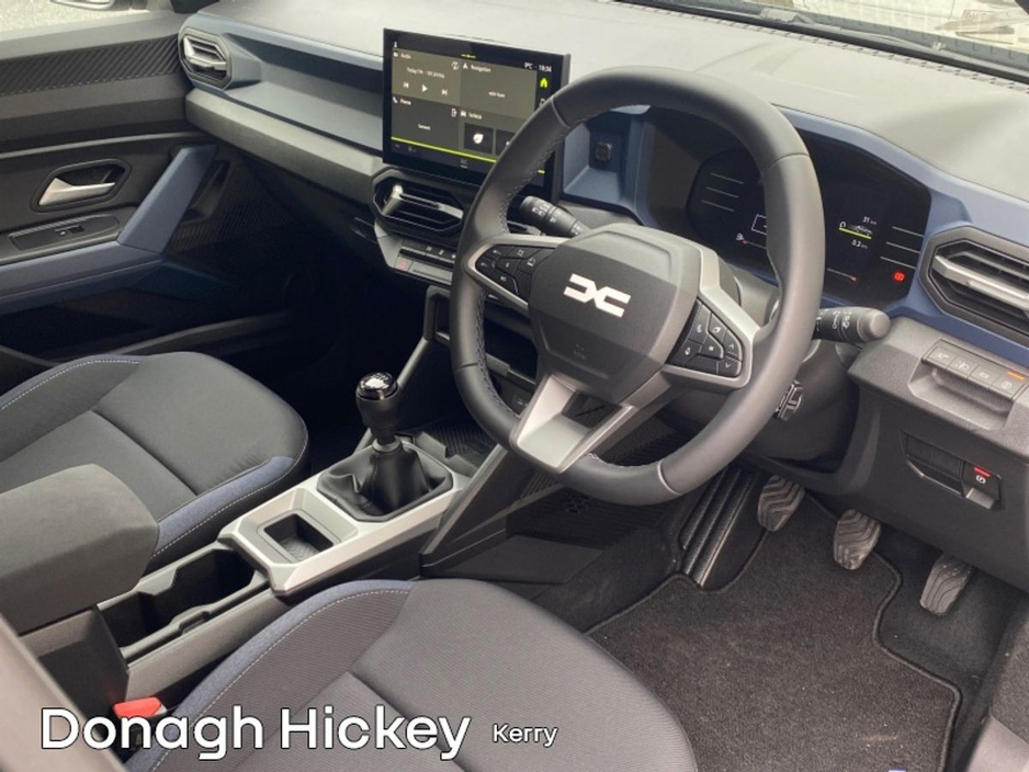 2025 Dacia Duster - image 5