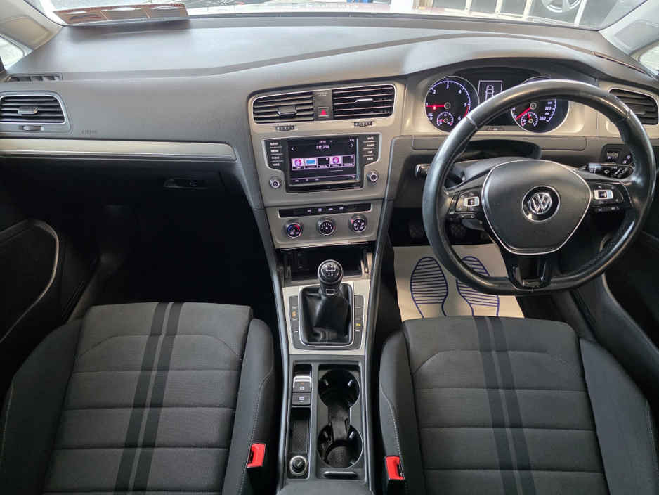 2016 Volkswagen Golf - image 13