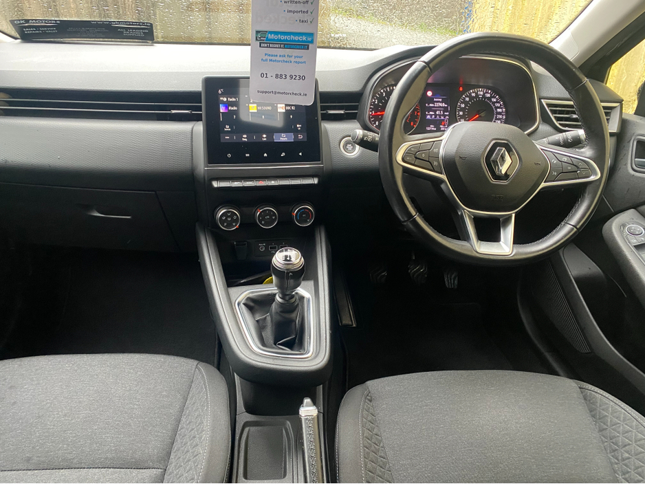 2020 Renault Clio - image 6