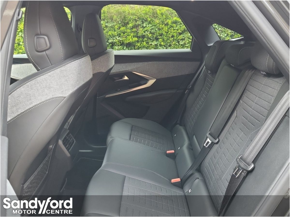 2025 Peugeot 3008 - image 13