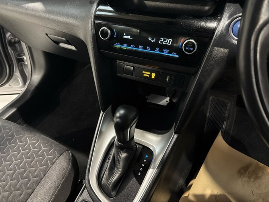 2023 Toyota Yaris Cross LUNA HYBRID 4DR AUTO €27,950