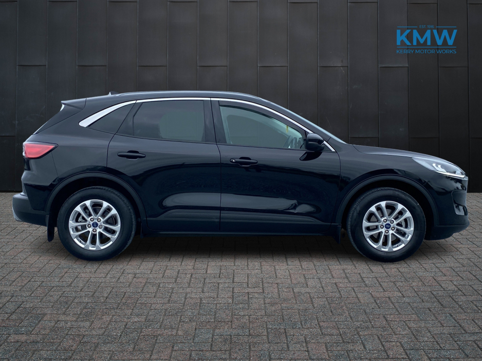 2023 Ford Kuga - image 4