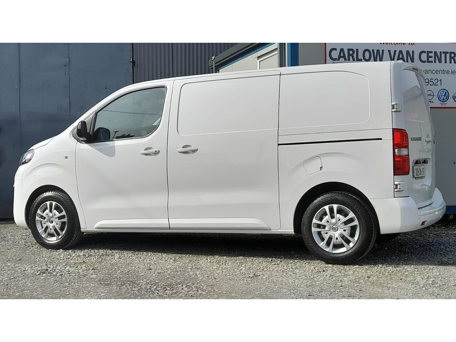 2021 Vauxhall Vivaro - image 3