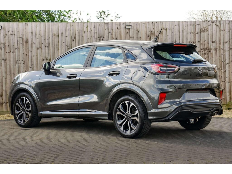 2021 Ford Puma - image 2