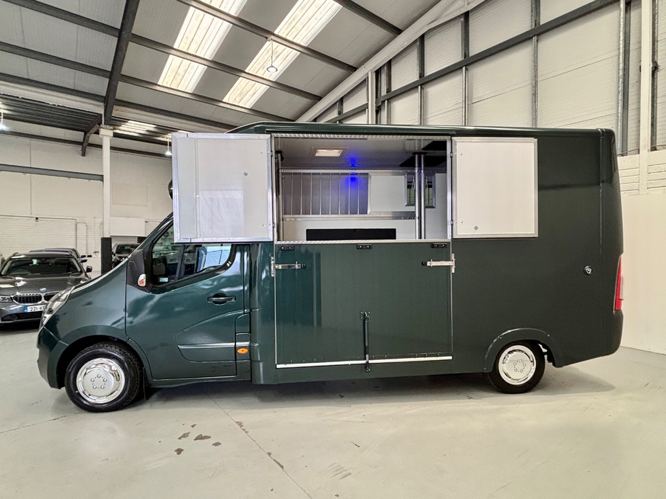 2021 Opel Movano - image 5