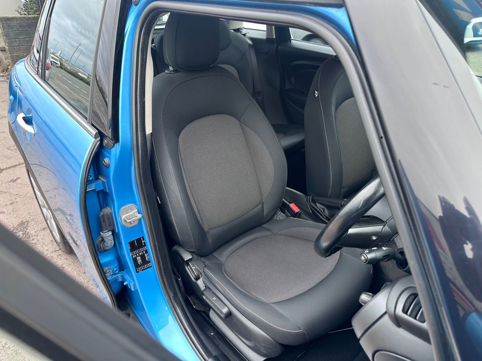 2015 MINI One - image 17