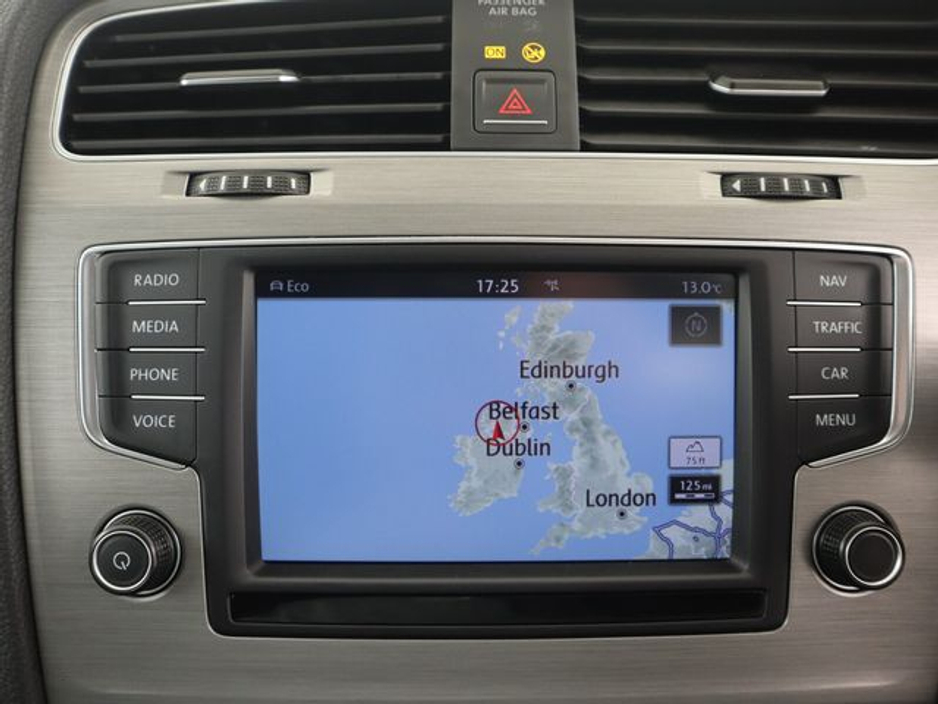 2016 Volkswagen Golf - image 12