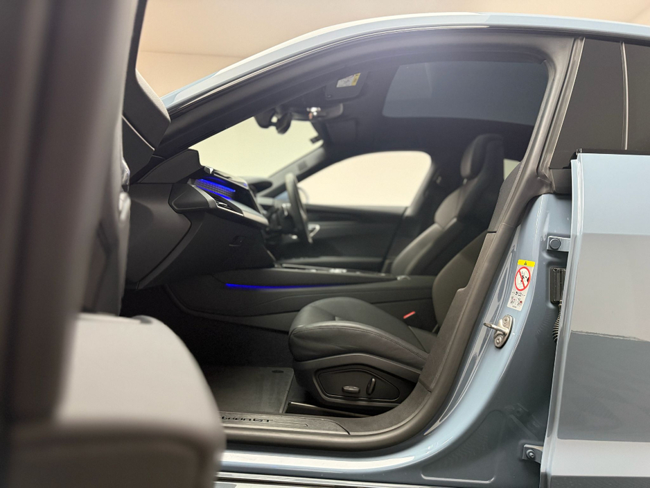 2024 Audi e-tron GT quattro - image 14