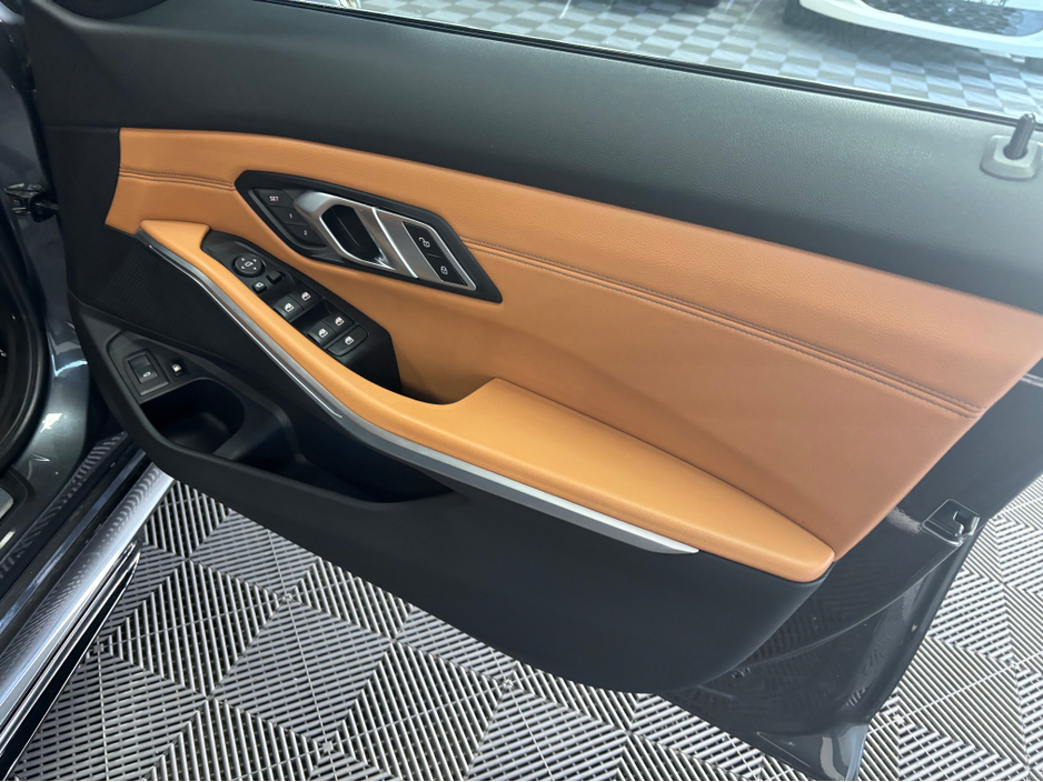 2020 BMW 3 Series - image 6