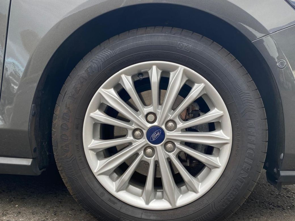 2021 Ford Focus - image 12