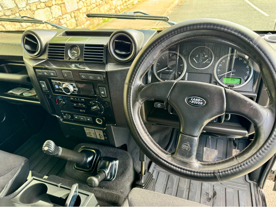 2011 Land Rover Defender - image 21