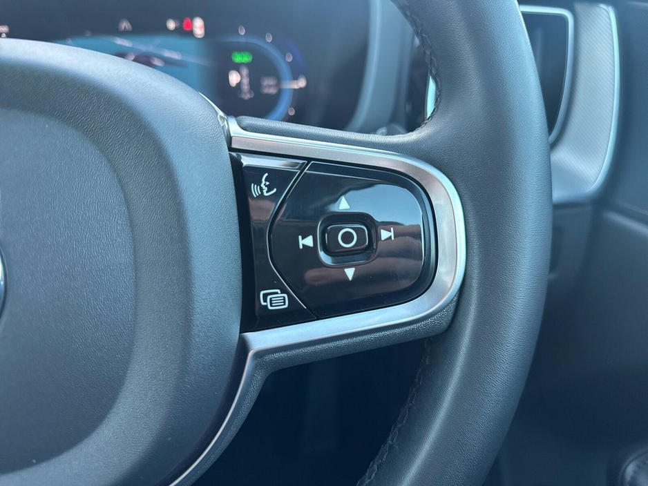 2023 Volvo XC60 T6 PHEV 350hp AT8 Plus (dark theme) €44,975