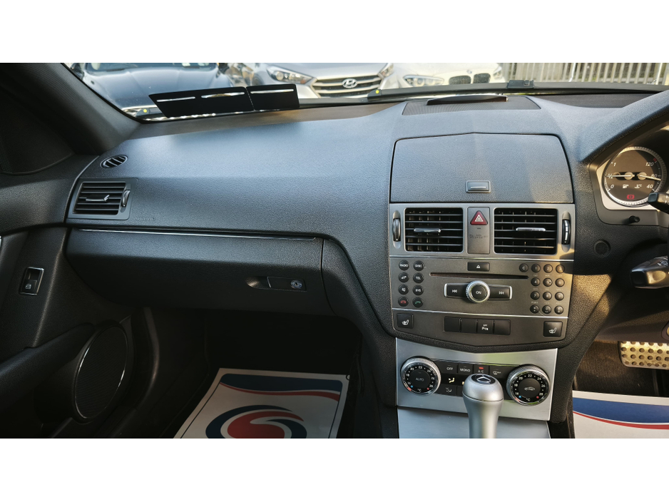 2010 Mercedes-Benz C Class - image 21