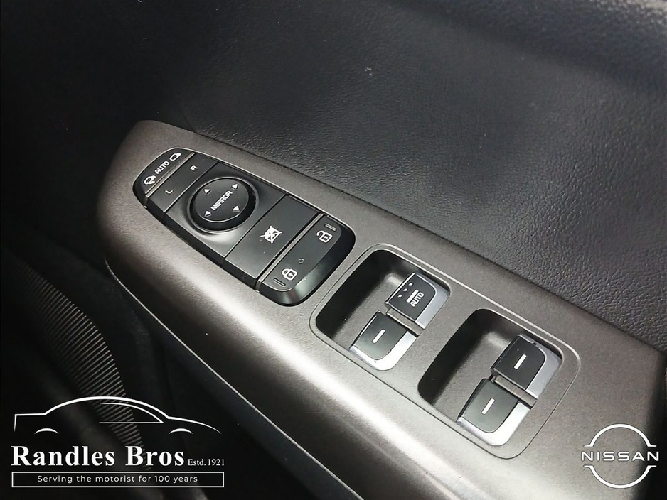 2016 Kia Sportage - image 22