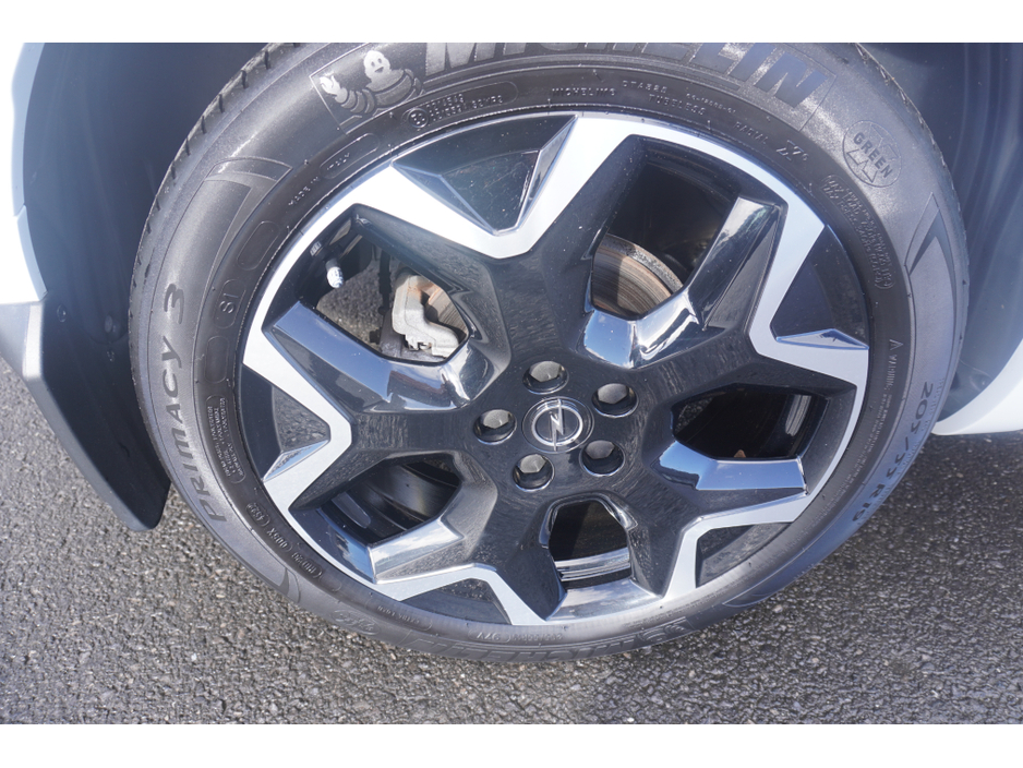 2023 Opel Grandland - image 9