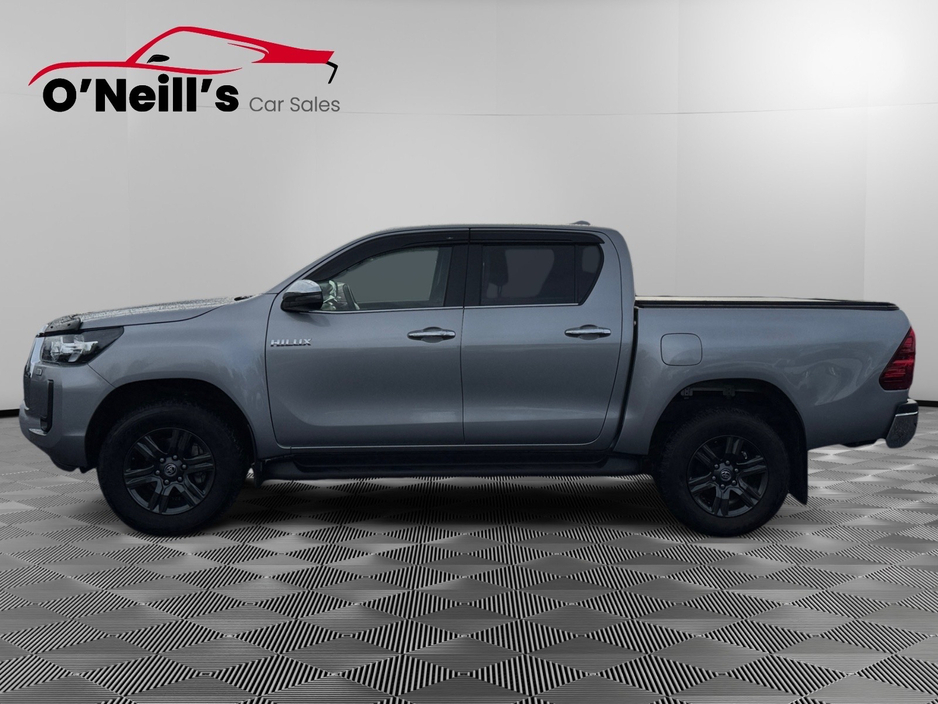 2025 Toyota Hilux - image 6