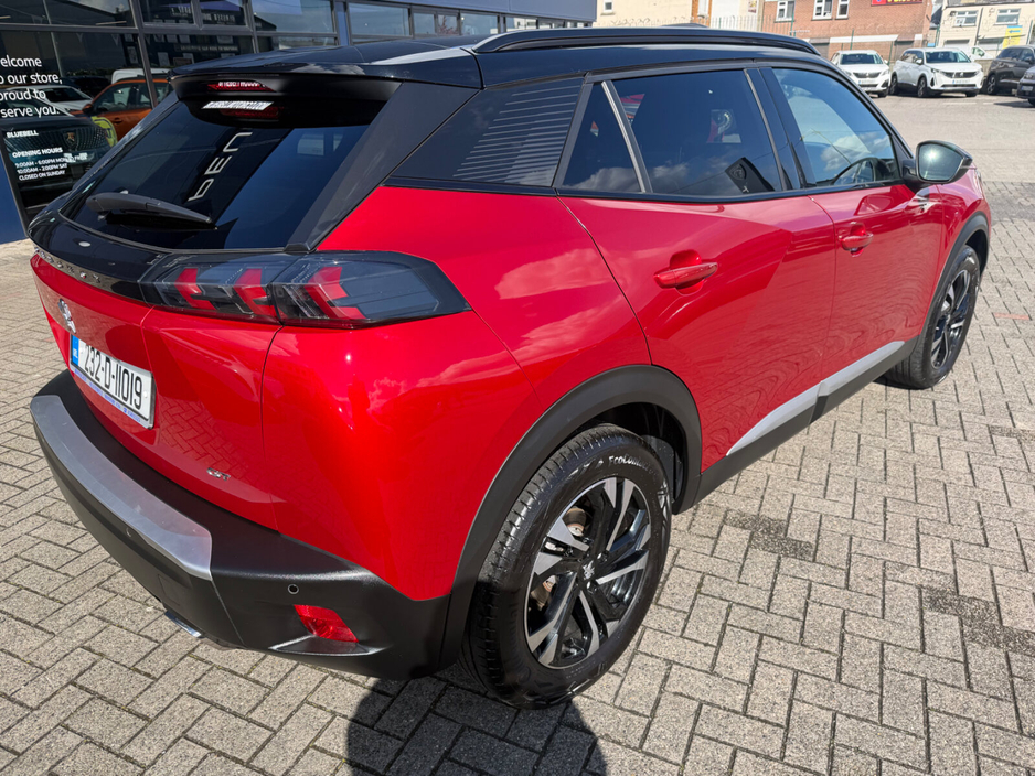 2023 Peugeot 2008 - image 5