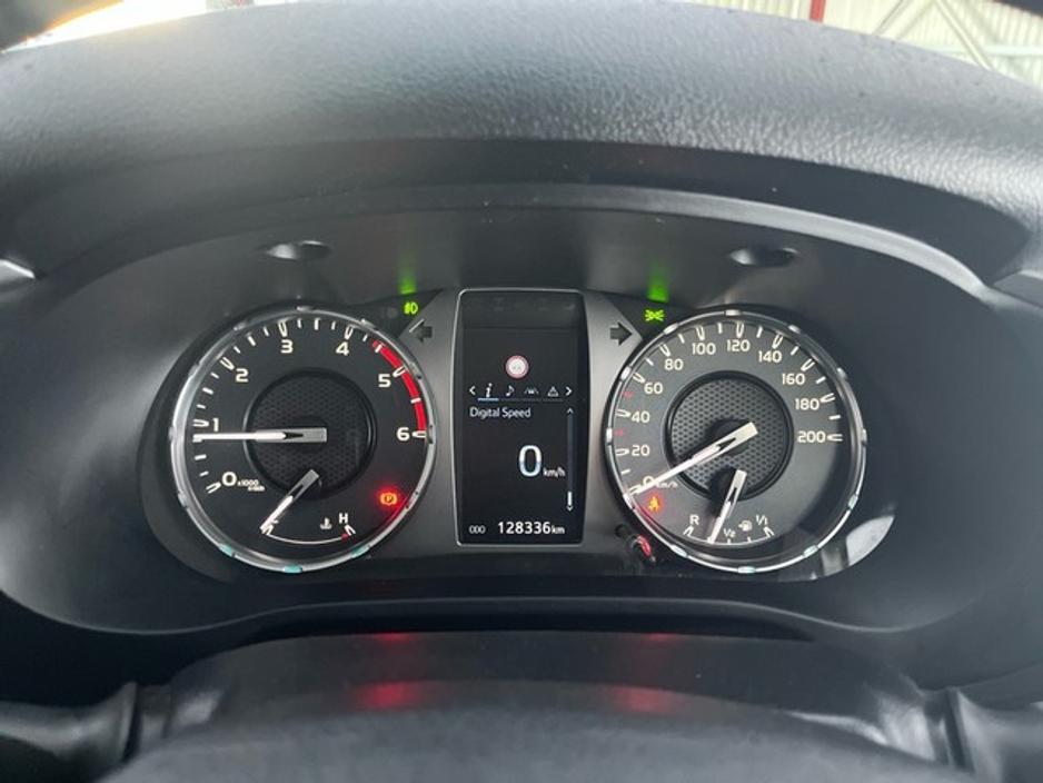 2021 Toyota Hilux 2.4 DOUBLE CAB SR5 €39,950