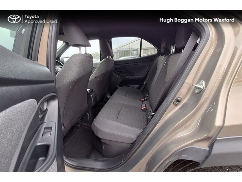 2023 Toyota Yaris Cross SPORT HYBRID, NICE LOW MILEAGE! €27,995