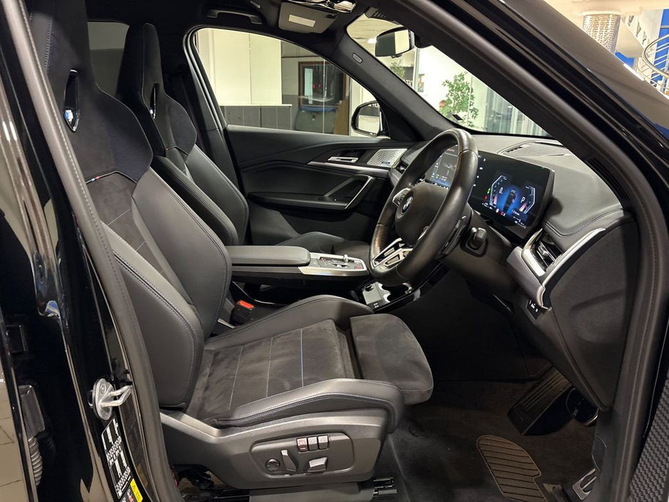 2025 BMW X1 - image 27