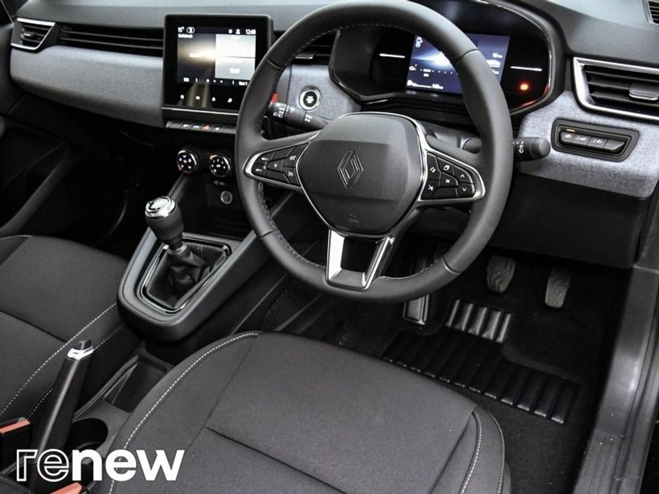 2025 Renault Clio - image 6