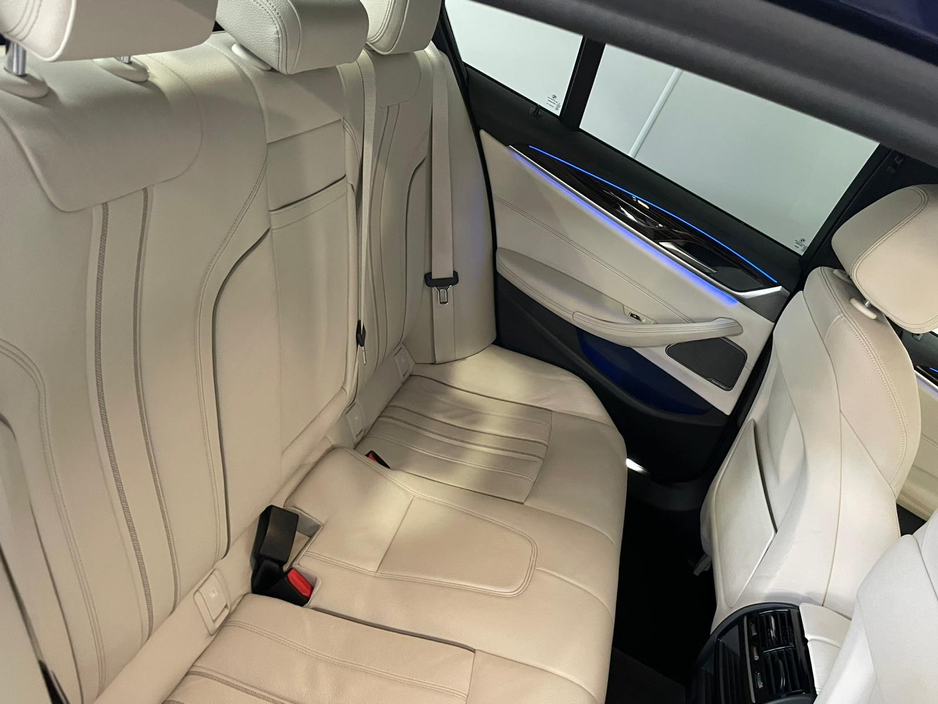 2018 BMW 5 Series - image 17