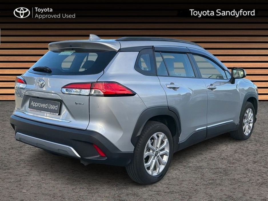 2025 Toyota Corolla Cross - image 2