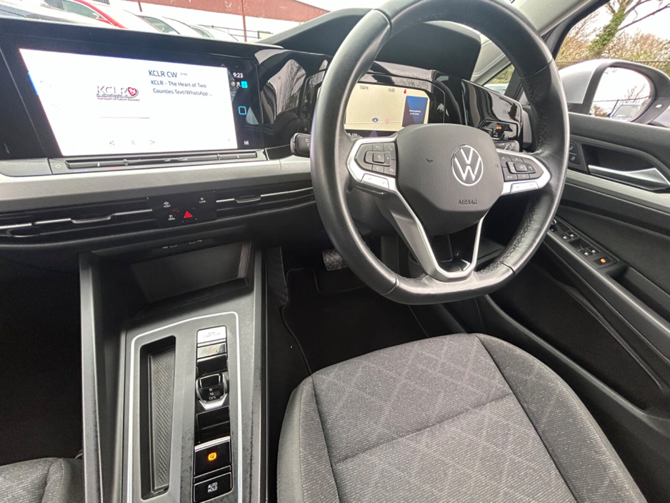 2023 Volkswagen Golf - image 6