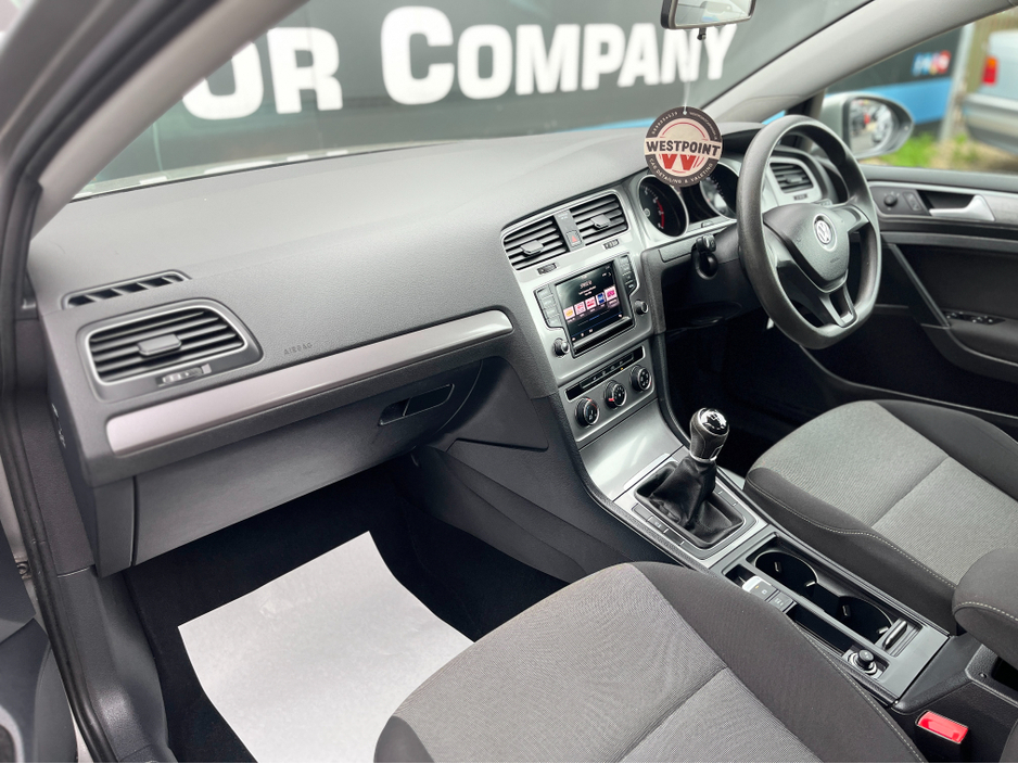 2017 Volkswagen Golf - image 9