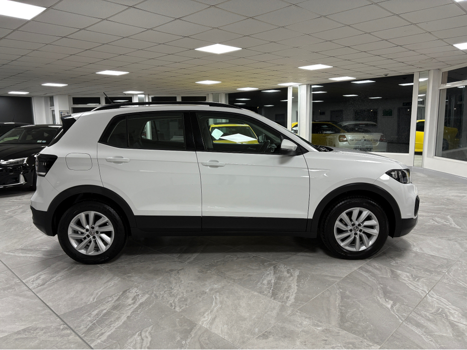 2021 Volkswagen T-Cross - image 5