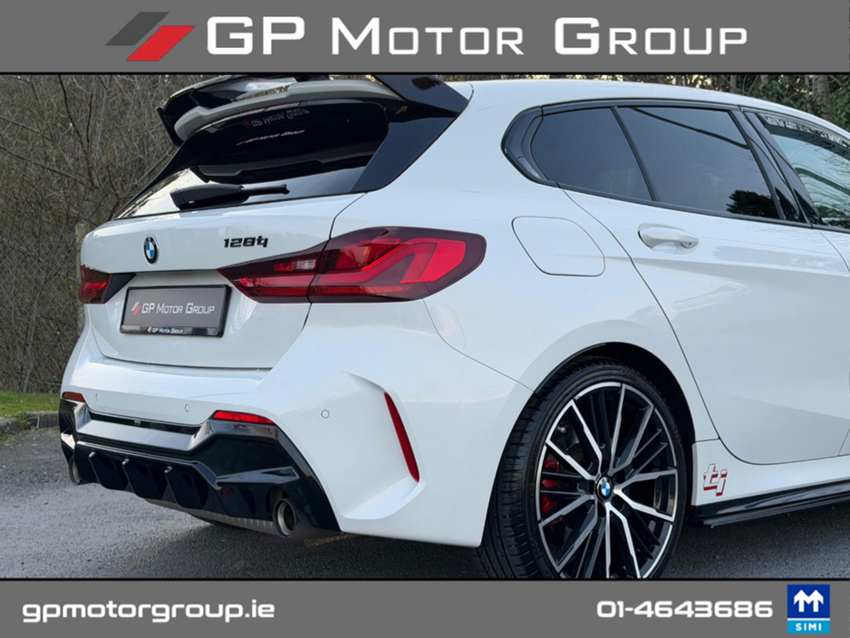 2021 BMW 1 Series - image 15