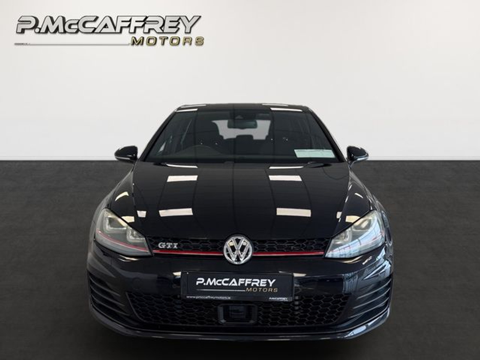 2016 Volkswagen Golf - image 2