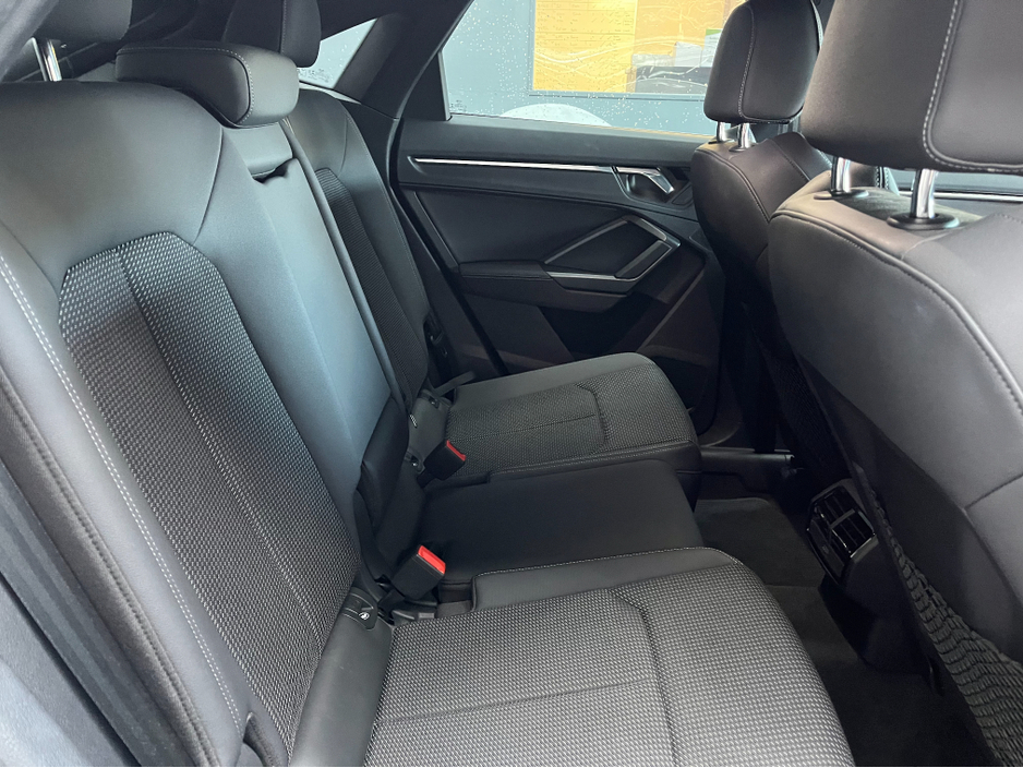 2020 Audi Q3 2020 AUDI Q3 35TDI QUATTRO S LINE 2.0 AUTOMATIC / CRUISE CONTROL / 360° PARKING CAMERA / ELECTRIC HEATED SEATS / PADDLE SHIFTERS / APPLE CARPLAY