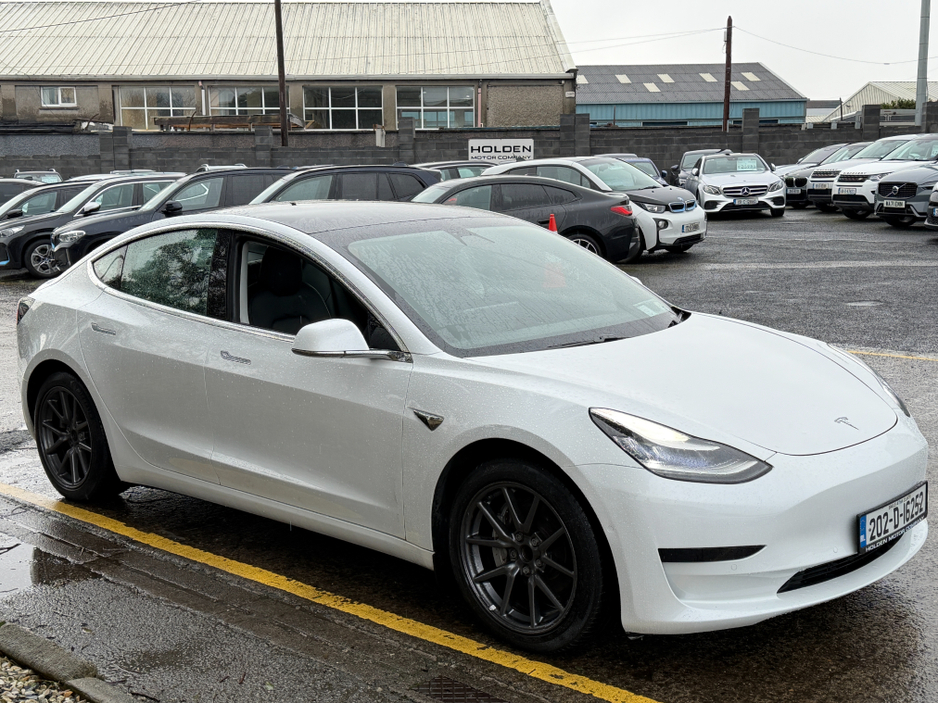 2020 Tesla Model 3 STANDARD RANGE + RWD..PANORAMIC ROOF €18,900