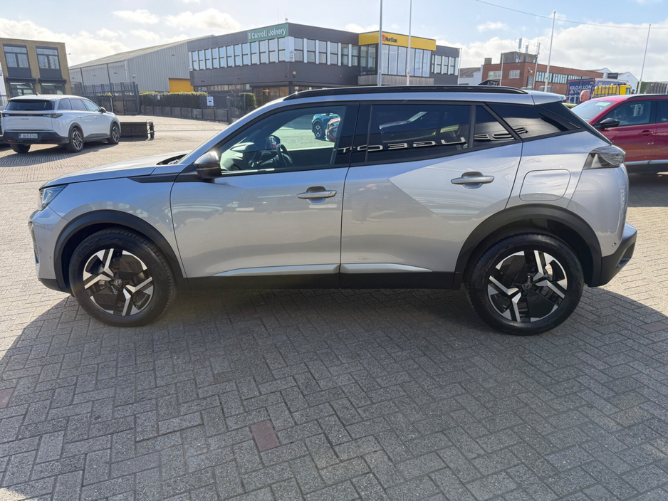 2025 Peugeot 2008 - image 7