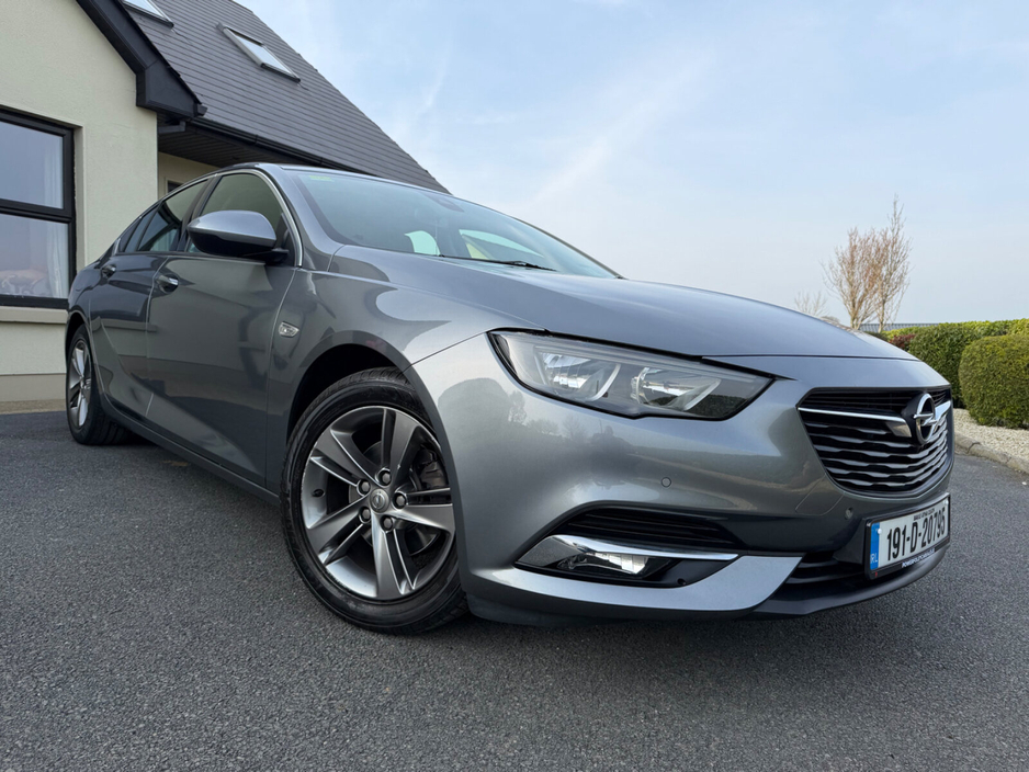 2019 Opel Insignia - image 5