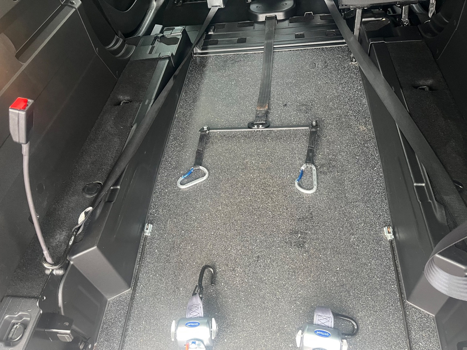 2022 Peugeot Rifter - image 12