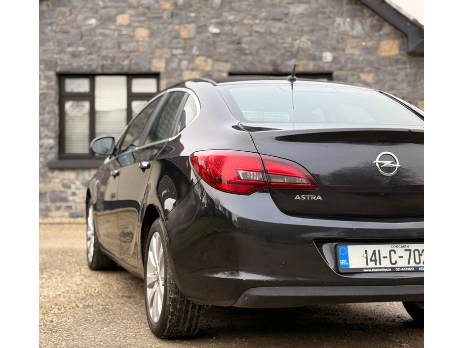 2014 Opel Astra Opel Astra 2014 1.3 Diesel Manual NCT&TaX €3,950