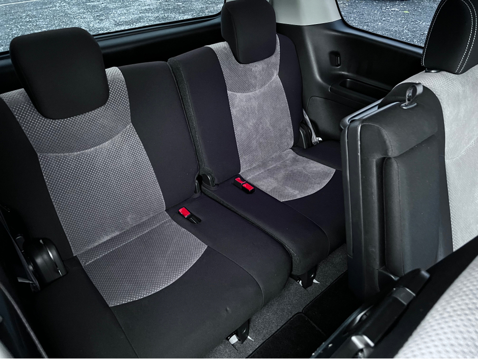 2014 Nissan Serena 2014 Nissan Serena Self Charging Hybrid Automatic 8 Seater €11,950