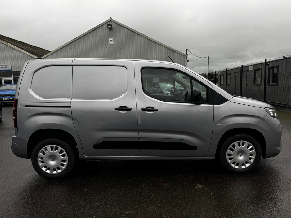 2025 Opel Combo - image 6