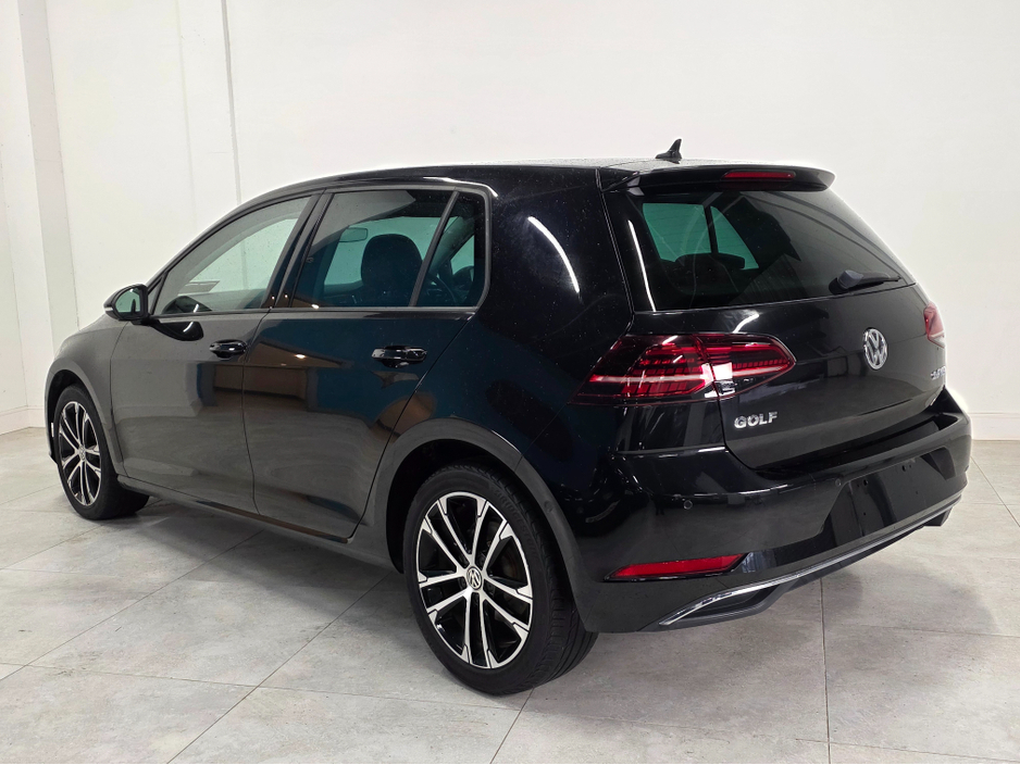 2020 Volkswagen Golf - image 8